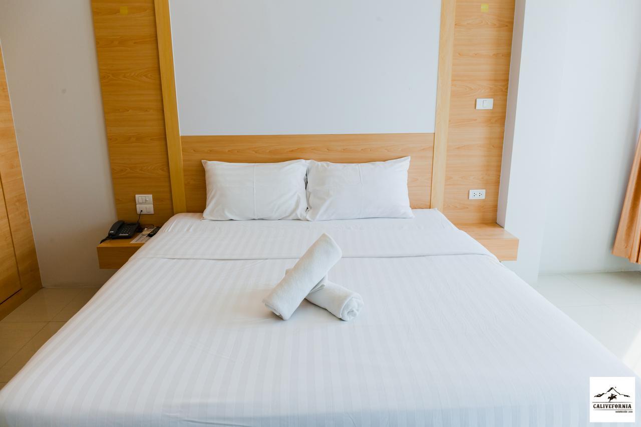 Hotel Calivefornia 2016 Čiang Rai Exteriér fotografie