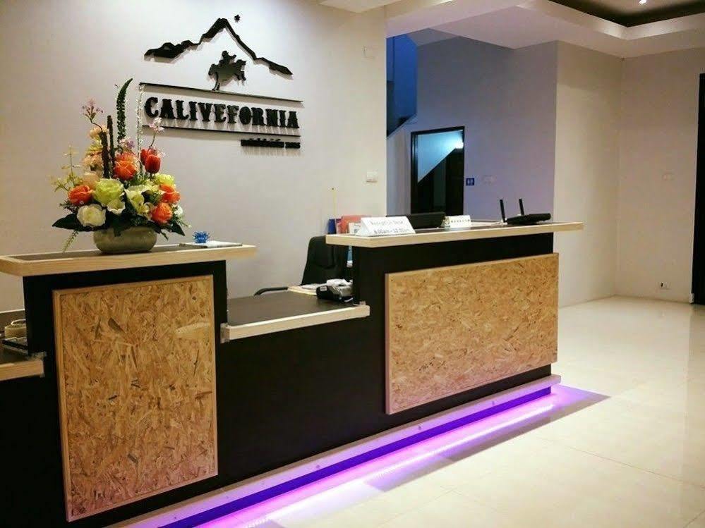 Hotel Calivefornia 2016 Čiang Rai Exteriér fotografie
